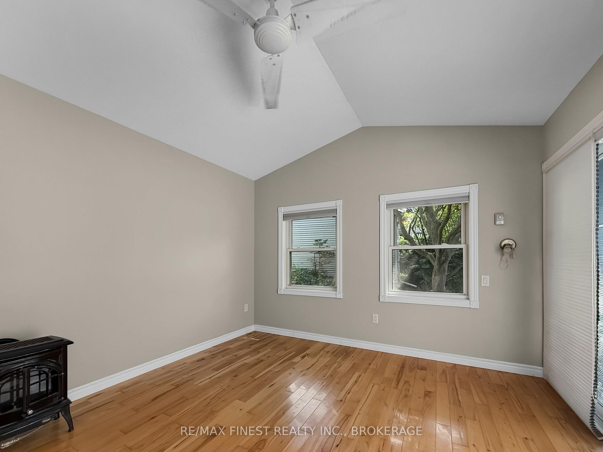 Photo 15 of 9 Point Crescent, Kingston, City SouthWest — HOMEH