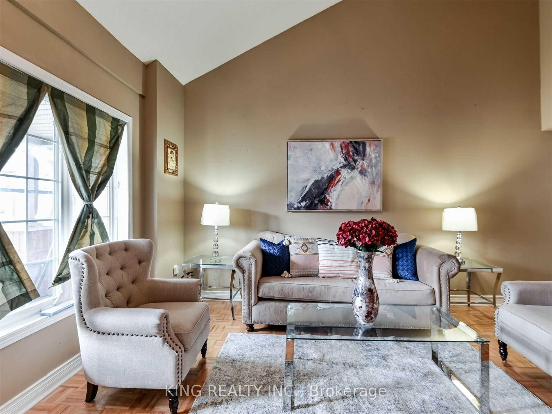 Photo 4 of 23 Wall Street, Brampton, Sandringham-Wellington — HOMEH
