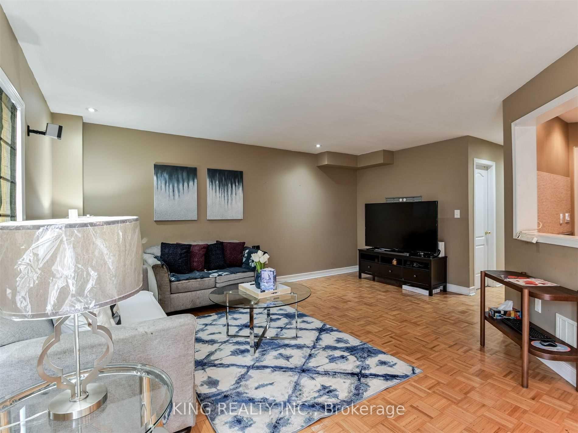 Photo 10 of 23 Wall Street, Brampton, Sandringham-Wellington — HOMEH