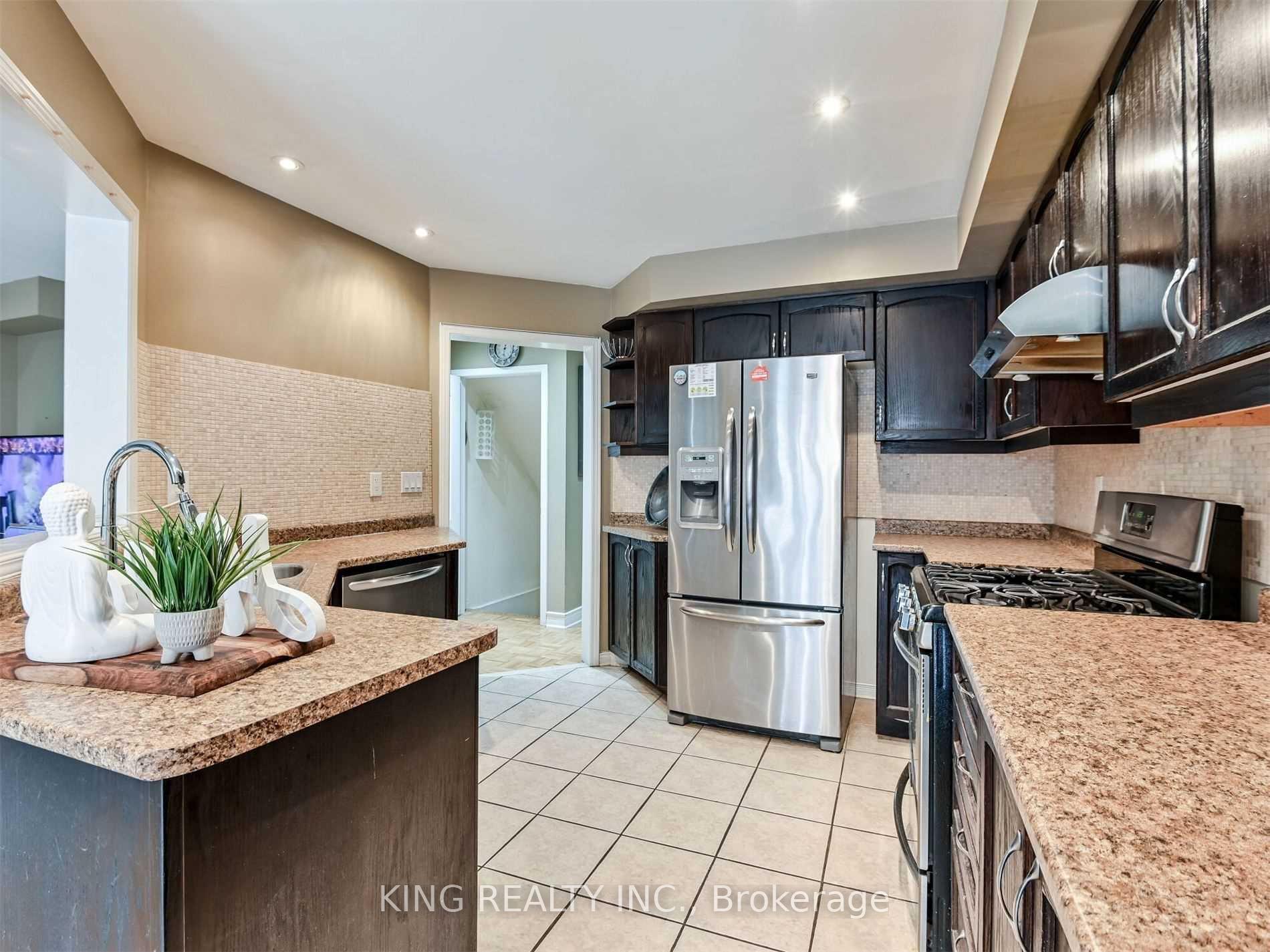 Photo 11 of 23 Wall Street, Brampton, Sandringham-Wellington — HOMEH