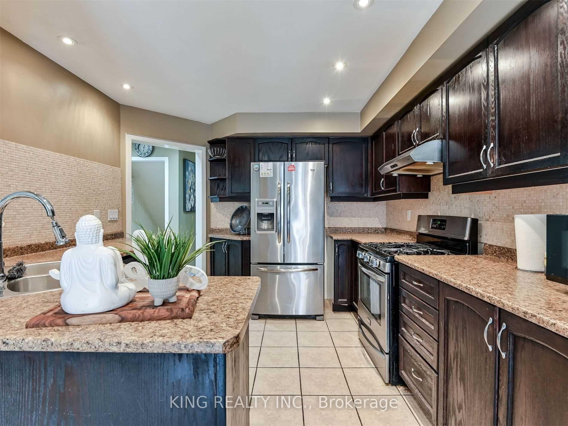 Photo 13 of 23 Wall Street, Brampton, Sandringham-Wellington — HOMEH