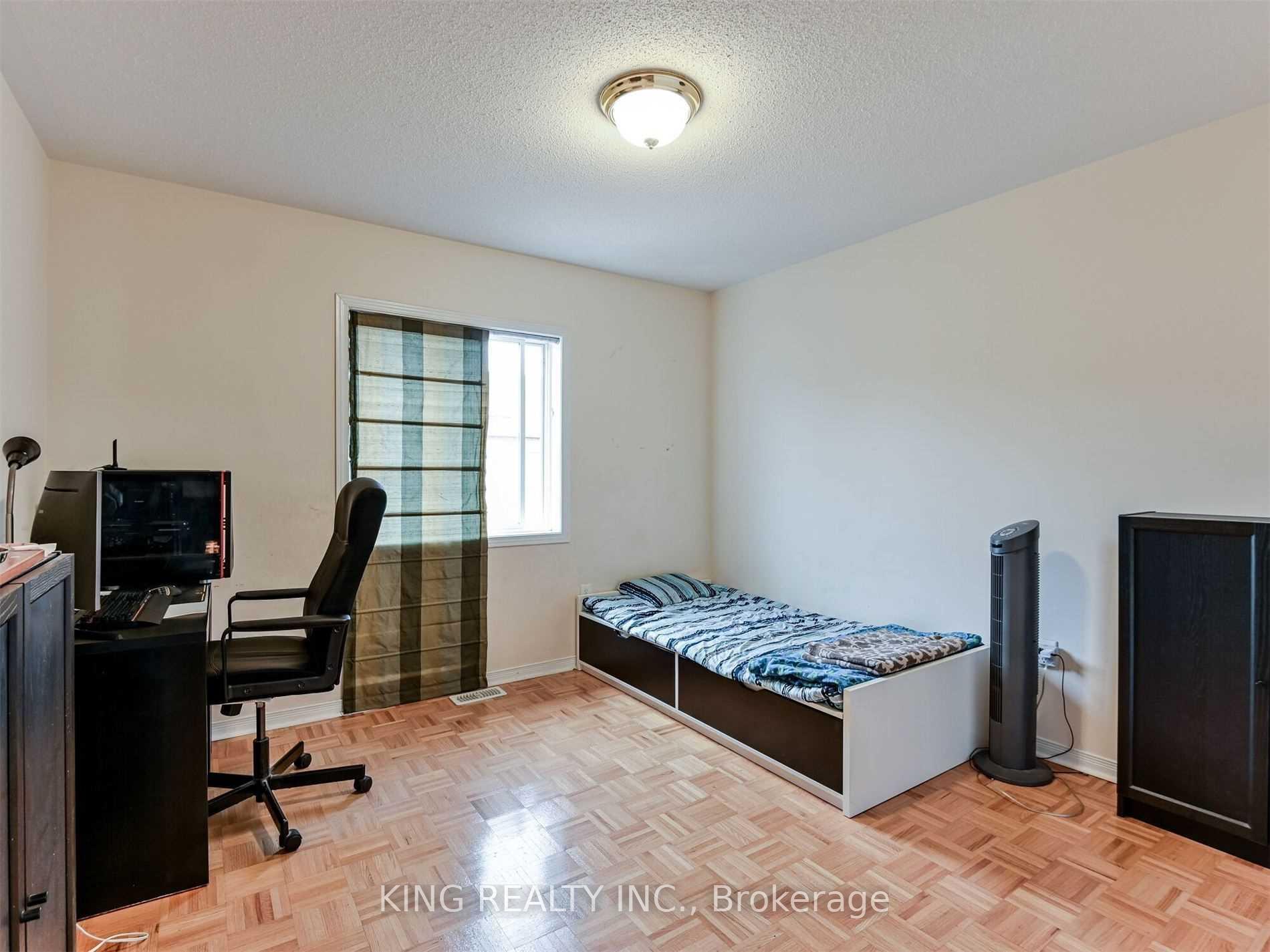 Photo 21 of 23 Wall Street, Brampton, Sandringham-Wellington — HOMEH