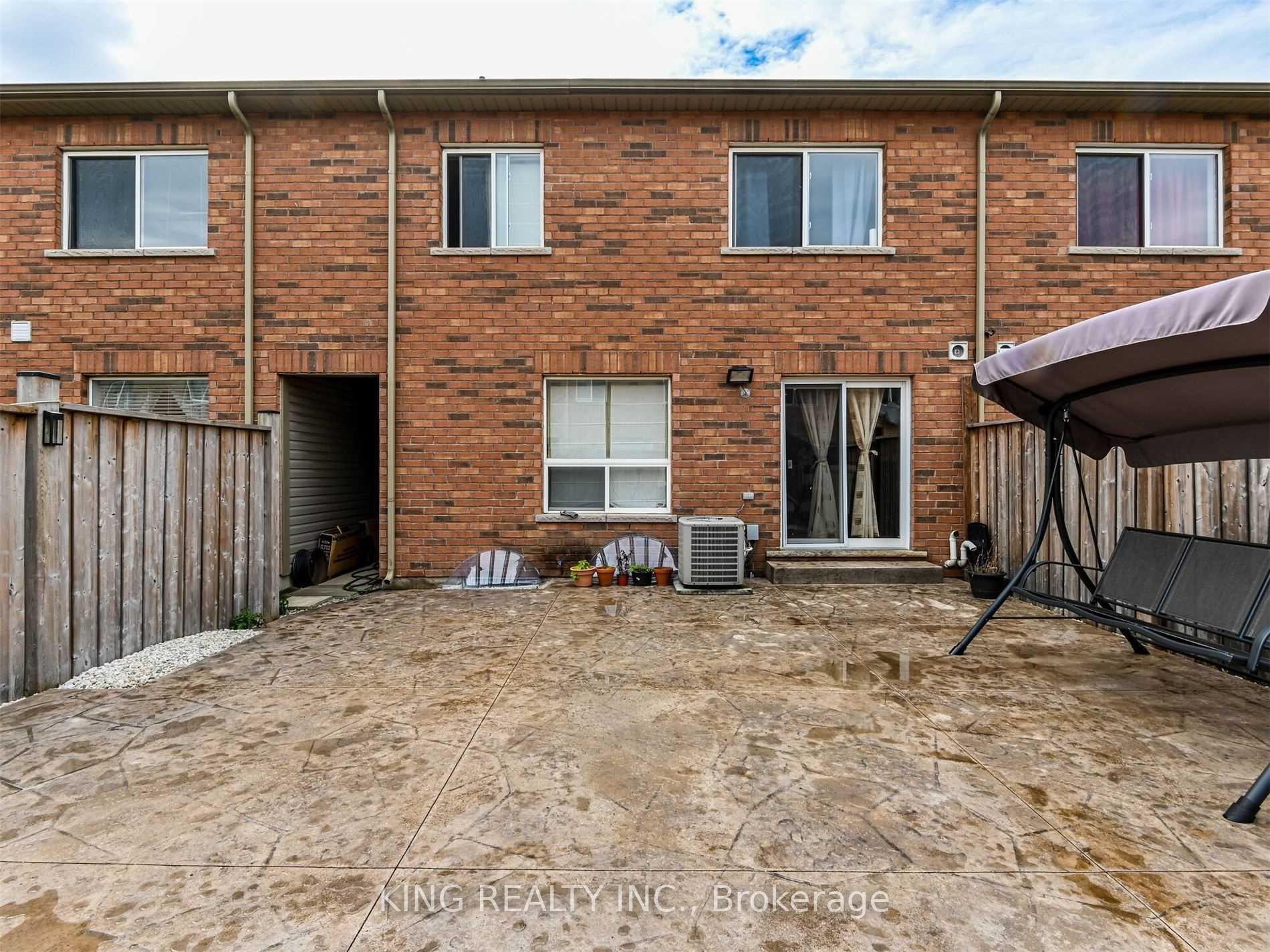 Photo 22 of 23 Wall Street, Brampton, Sandringham-Wellington — HOMEH