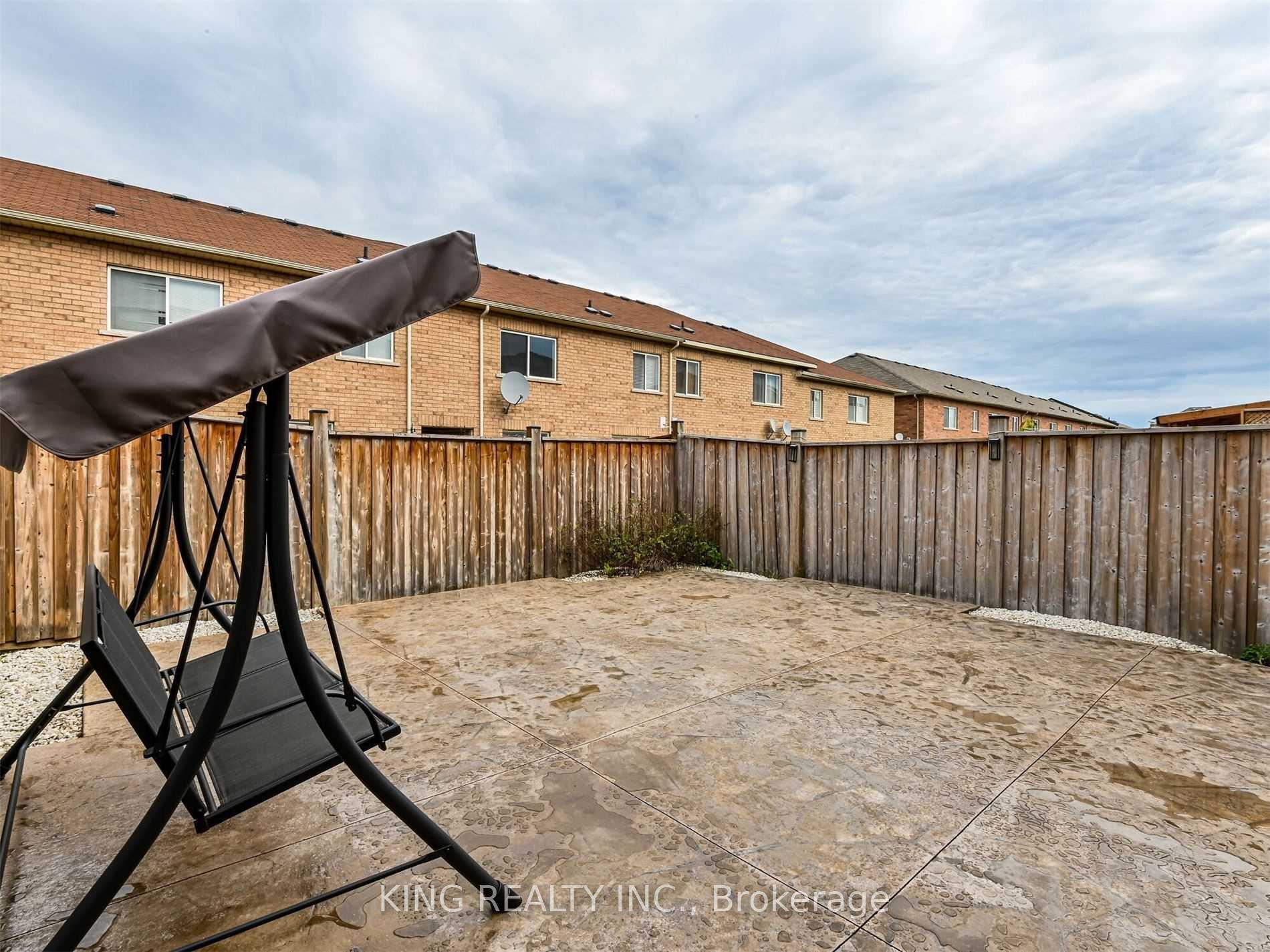 Photo 25 of 23 Wall Street, Brampton, Sandringham-Wellington — HOMEH