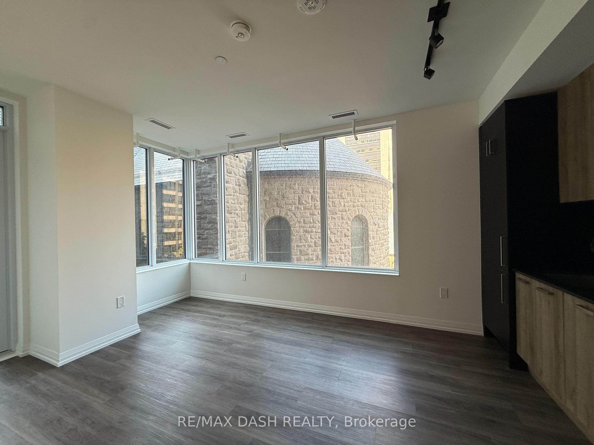 Photo 8 of Unit 401, 280 Dundas Street W, Toronto, University — HOMEH