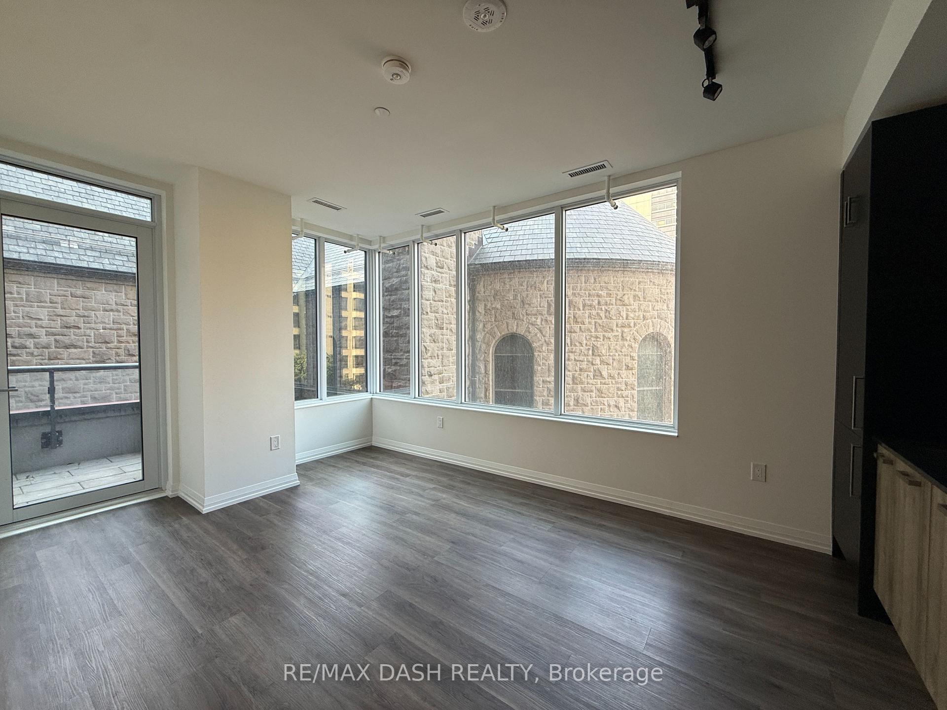 Photo 10 of Unit 401, 280 Dundas Street W, Toronto, University — HOMEH