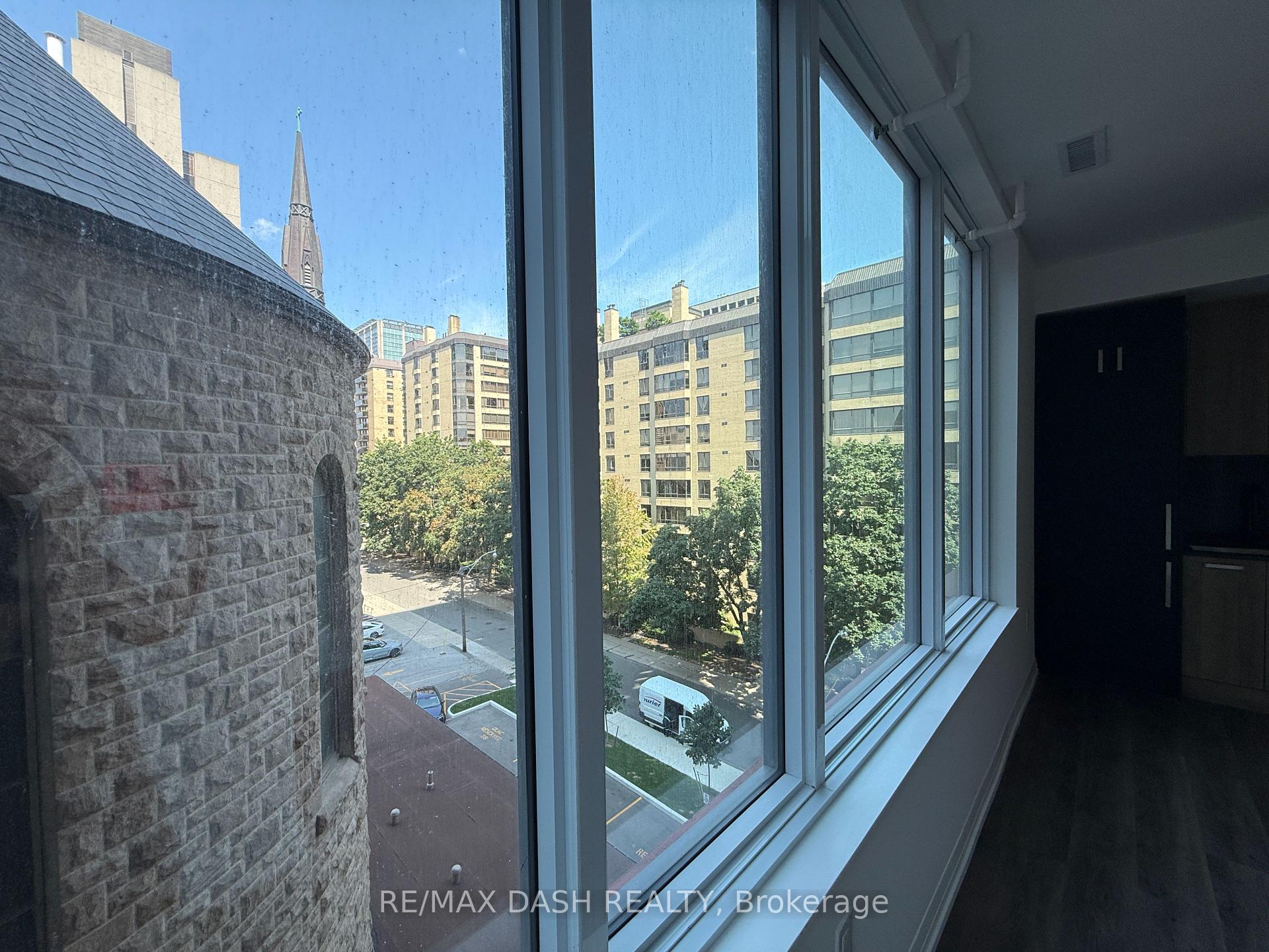 Photo 13 of Unit 401, 280 Dundas Street W, Toronto, University — HOMEH