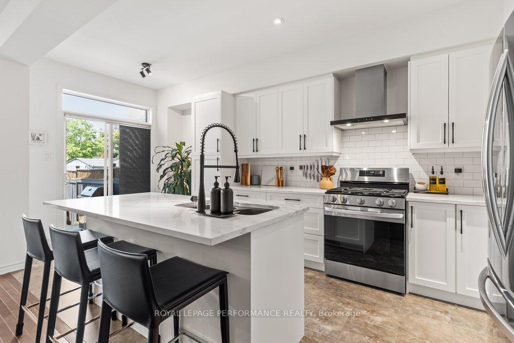 Photo 7 of 216 Badgeley Avenue, Ottawa, Kanata - Kanata Lakes/Heritage Hills — HOMEH
