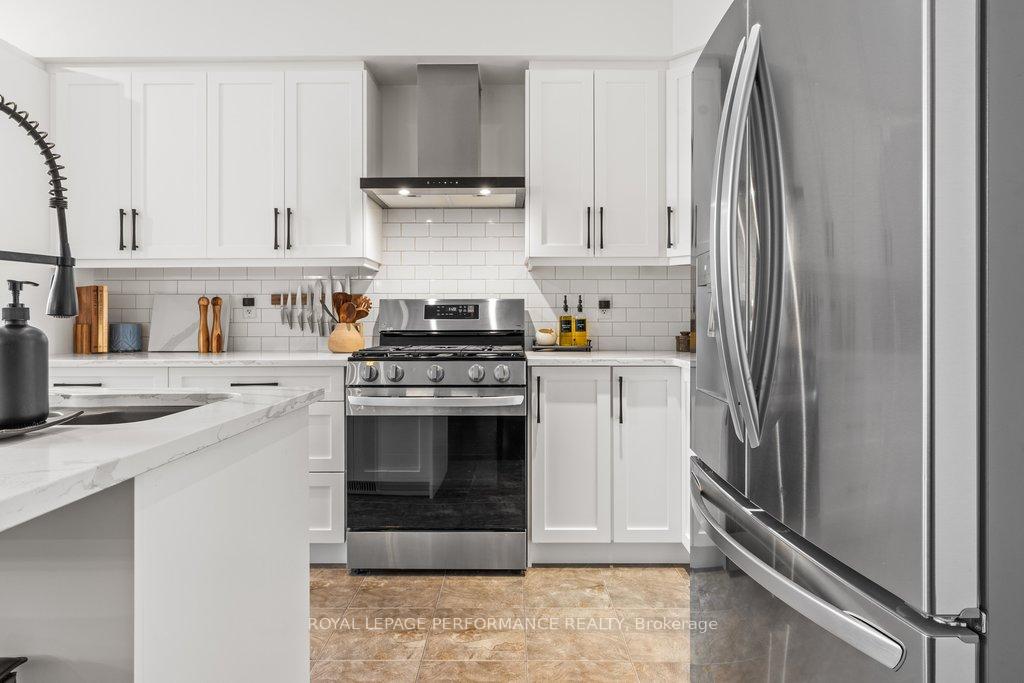 Photo 8 of 216 Badgeley Avenue, Ottawa, Kanata - Kanata Lakes/Heritage Hills — HOMEH