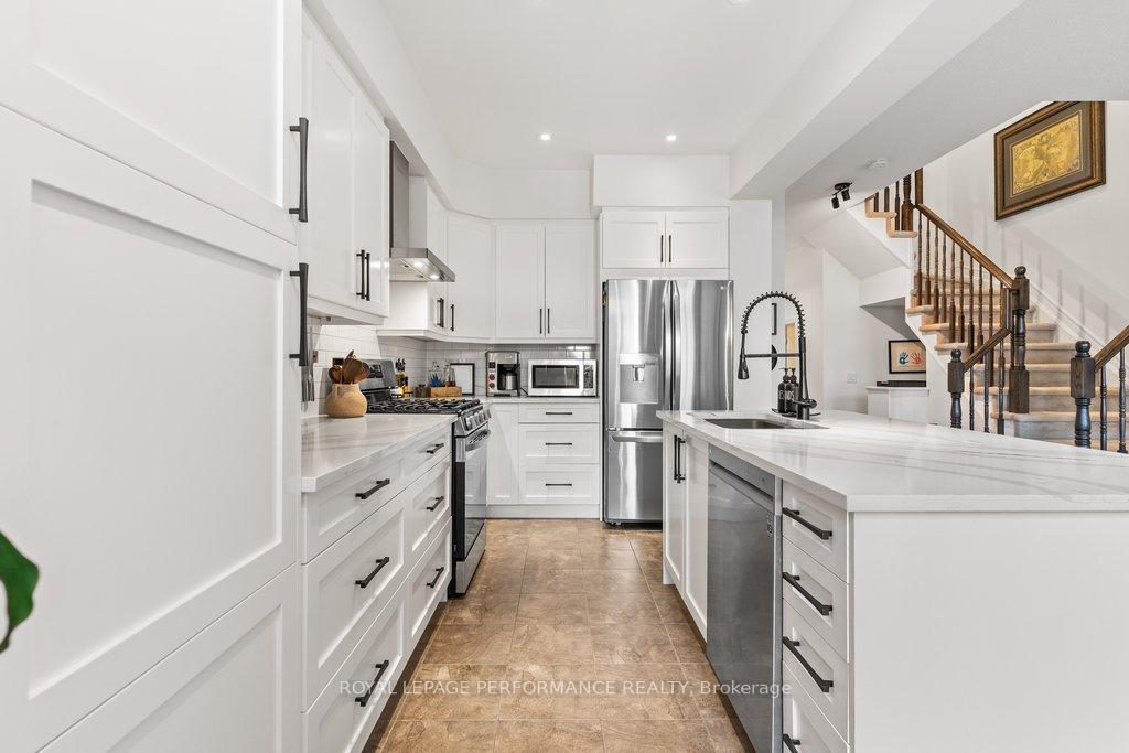 Photo 12 of 216 Badgeley Avenue, Ottawa, Kanata - Kanata Lakes/Heritage Hills — HOMEH