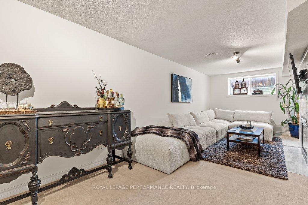 Photo 37 of 216 Badgeley Avenue, Ottawa, Kanata - Kanata Lakes/Heritage Hills — HOMEH