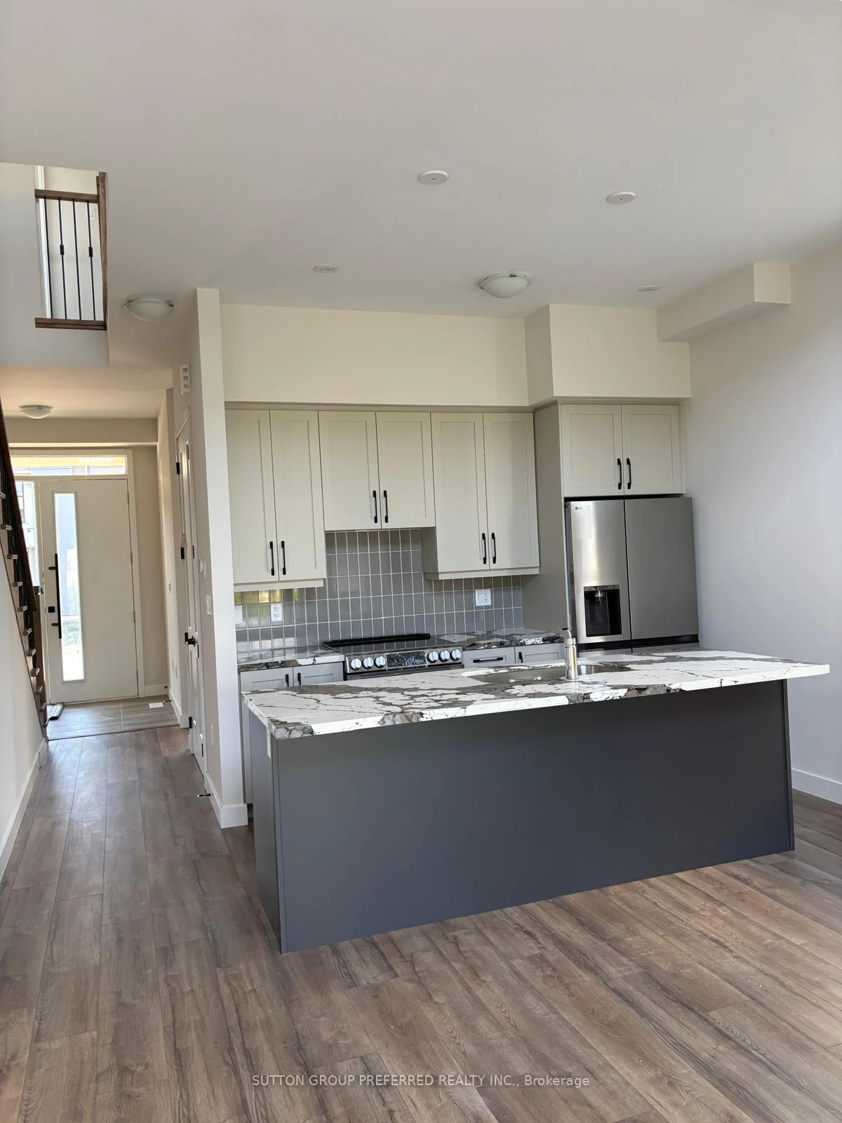 Photo 3 of 125 Yvonne Crescent N, Blue Mountains — HOMEH