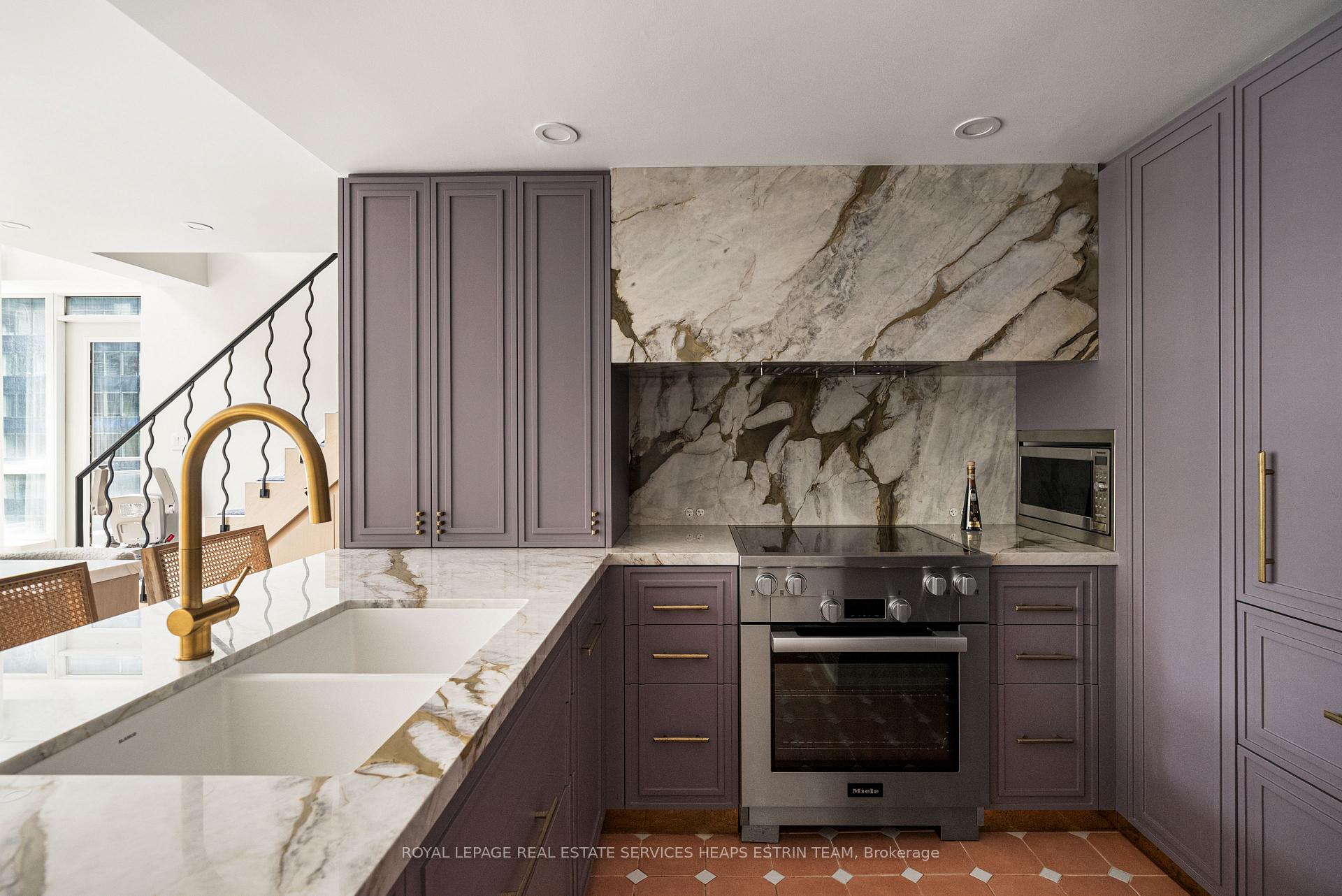 Photo 3 of Unit 710, 80 Cumberland Street, Toronto, The Annex — HOMEH