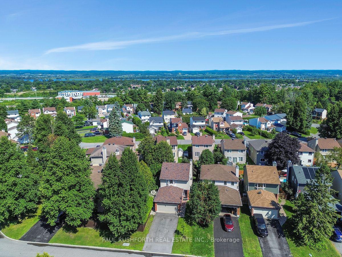 Photo 2 of 289 Kennedy Lane E, Ottawa, Bilberry Creek/Queenswood Heights — HOMEH