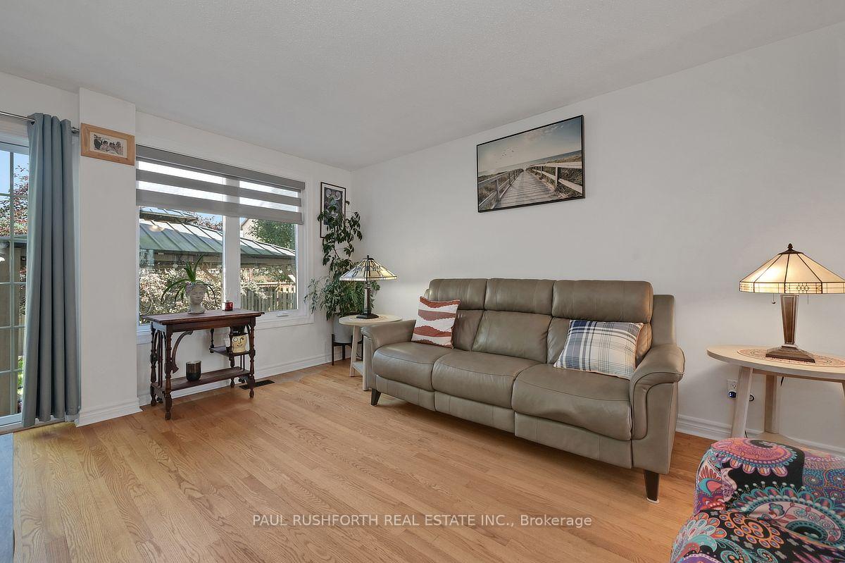 Photo 8 of 289 Kennedy Lane E, Ottawa, Bilberry Creek/Queenswood Heights — HOMEH