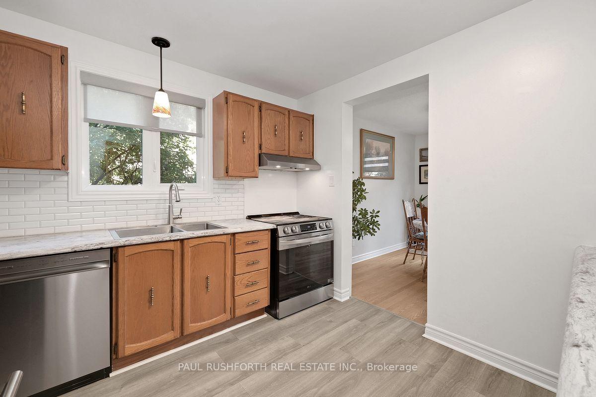 Photo 14 of 289 Kennedy Lane E, Ottawa, Bilberry Creek/Queenswood Heights — HOMEH