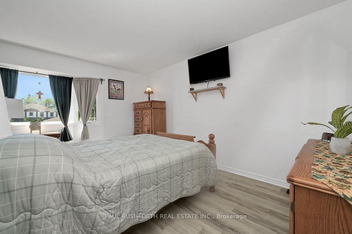 Photo 16 of 289 Kennedy Lane E, Ottawa, Bilberry Creek/Queenswood Heights — HOMEH
