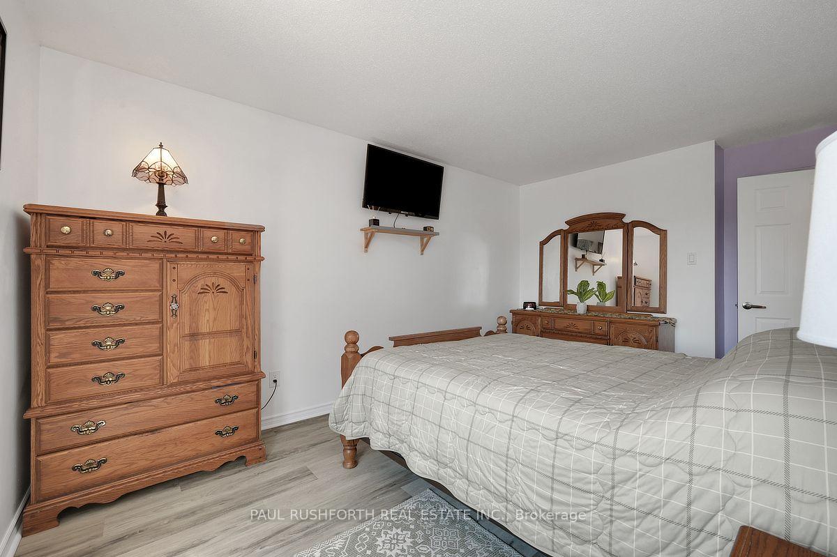 Photo 18 of 289 Kennedy Lane E, Ottawa, Bilberry Creek/Queenswood Heights — HOMEH