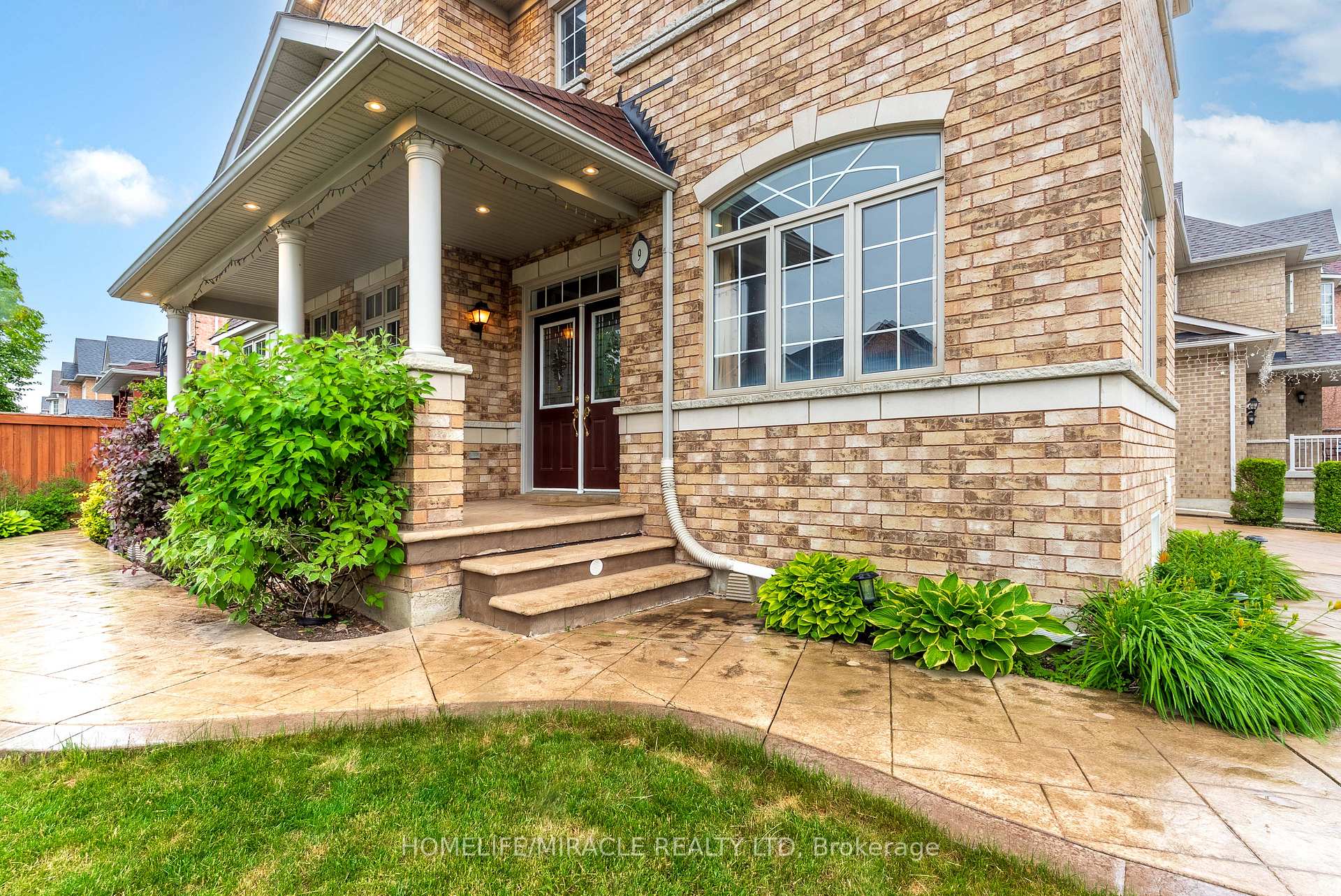 Photo 3 of 9 Peridot Road, Brampton, Bram East — HOMEH