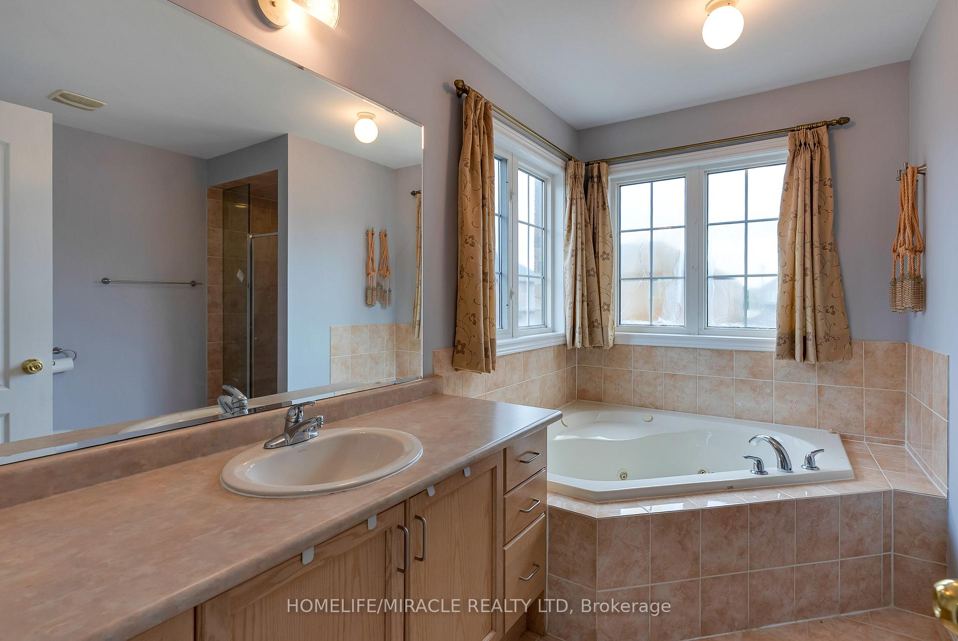 Photo 31 of 9 Peridot Road, Brampton, Bram East — HOMEH