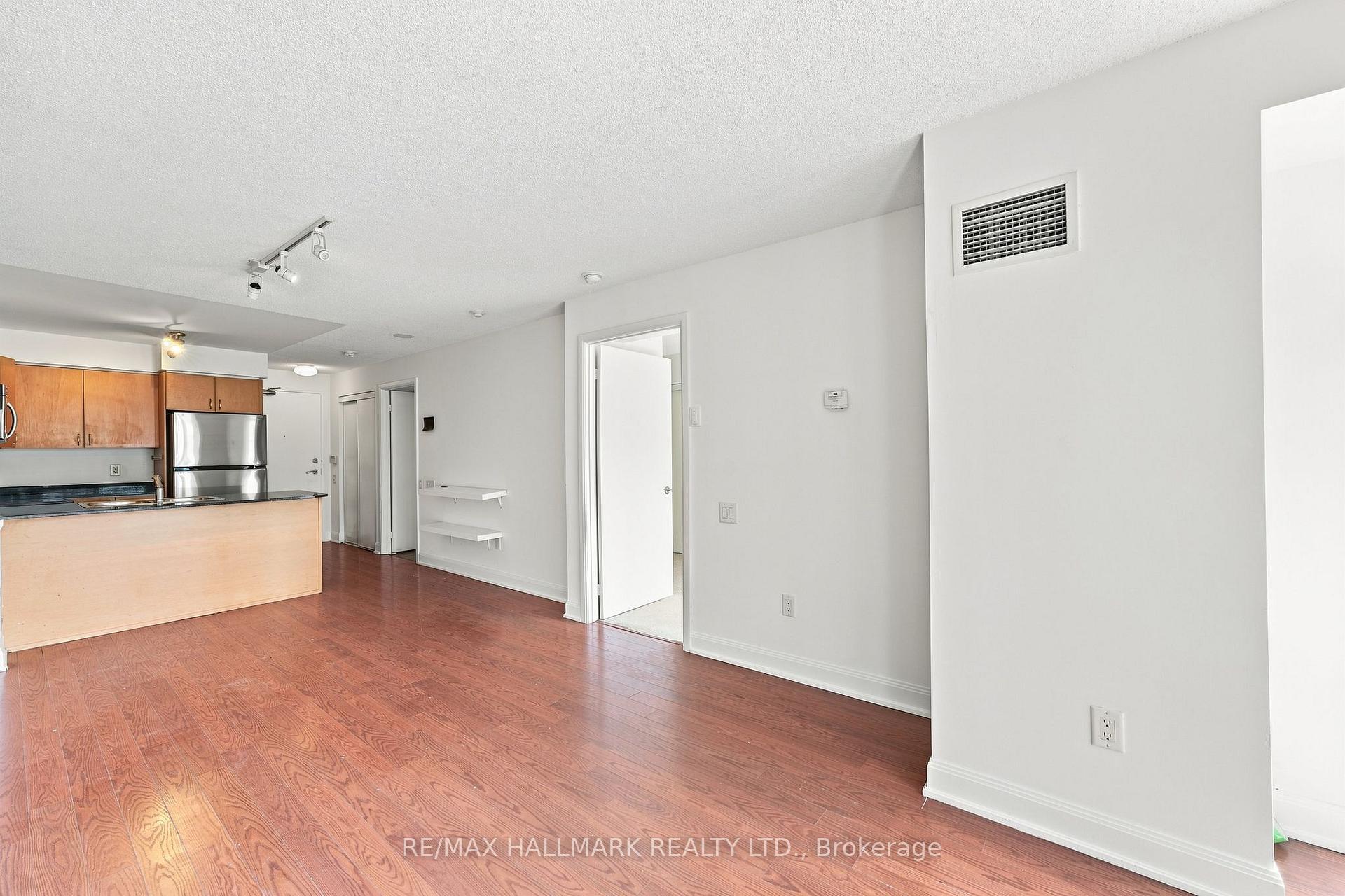Photo 20 of Unit 403, 2191 Yonge Street, Toronto, Mount Pleasant West — HOMEH