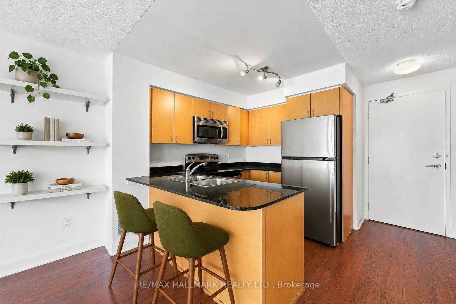 Photo 9 of Unit 403, 2191 Yonge Street, Toronto, Mount Pleasant West — HOMEH