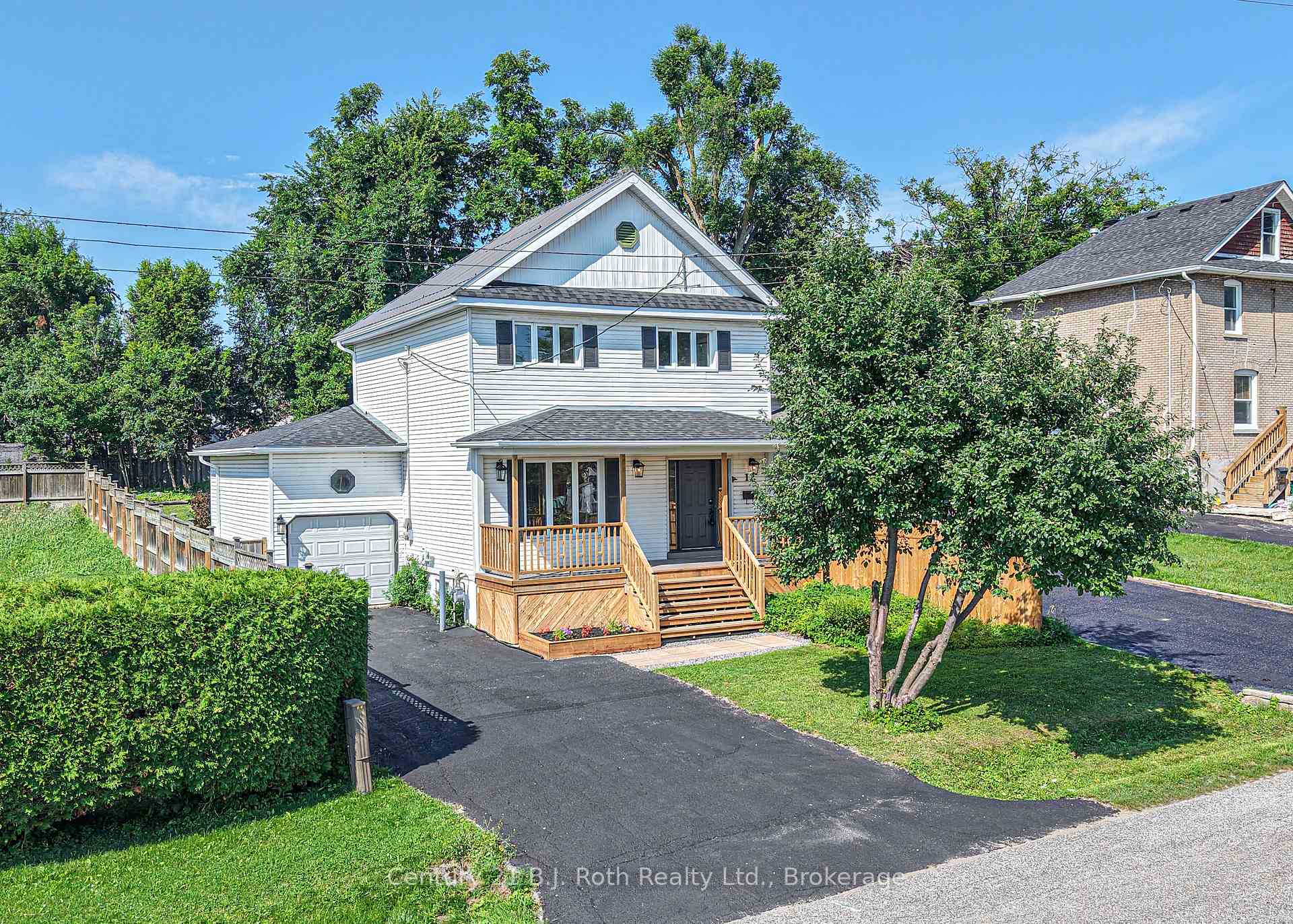 Photo 2 of 12 Clinton Street, Orillia — HOMEH