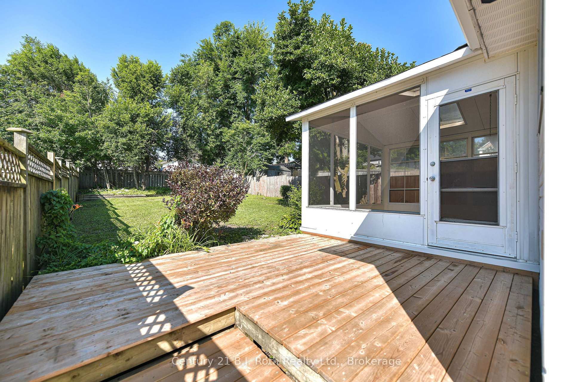 Photo 7 of 12 Clinton Street, Orillia — HOMEH