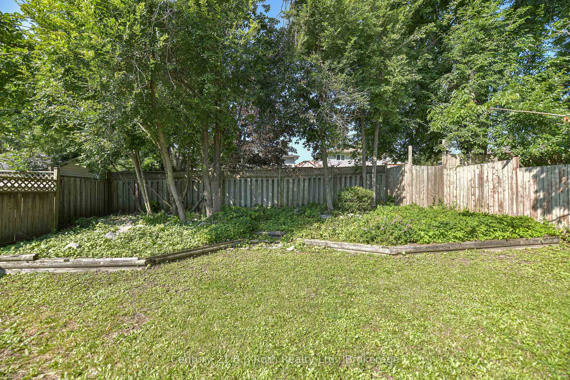 Photo 10 of 12 Clinton Street, Orillia — HOMEH