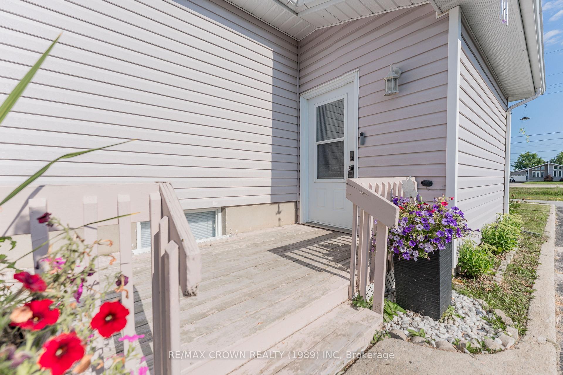 Photo 5 of 19 Lemarier Street, Kapuskasing — HOMEH