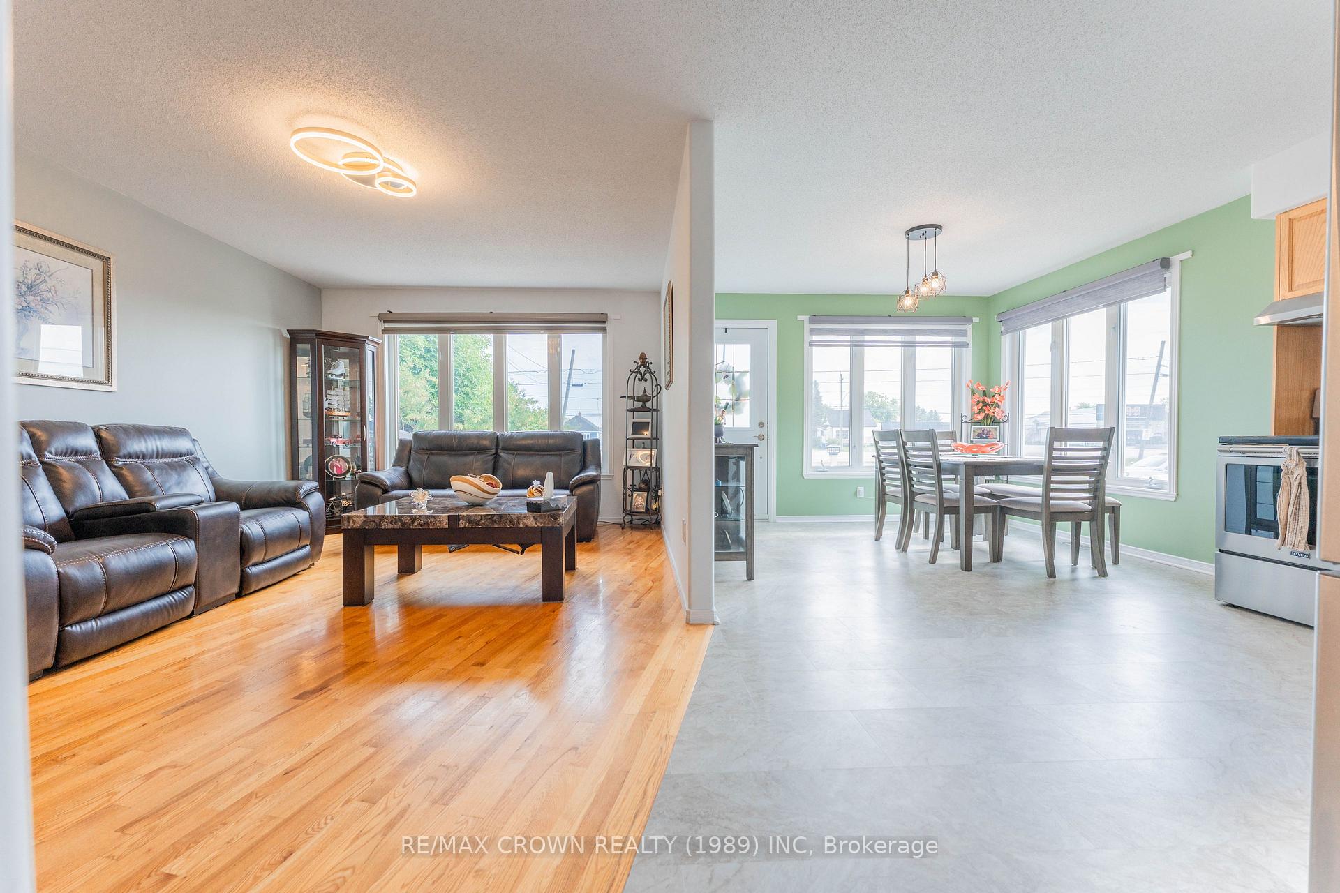 Photo 8 of 19 Lemarier Street, Kapuskasing — HOMEH