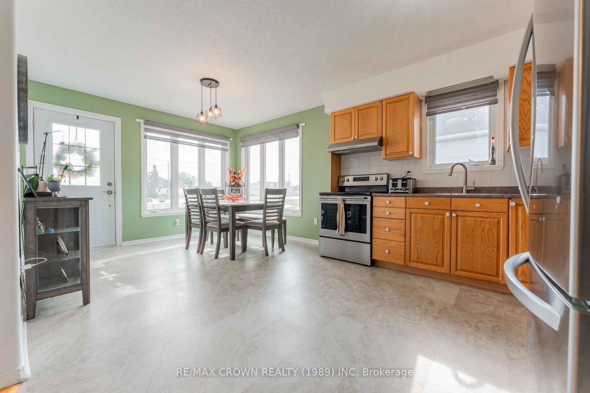 Photo 9 of 19 Lemarier Street, Kapuskasing — HOMEH