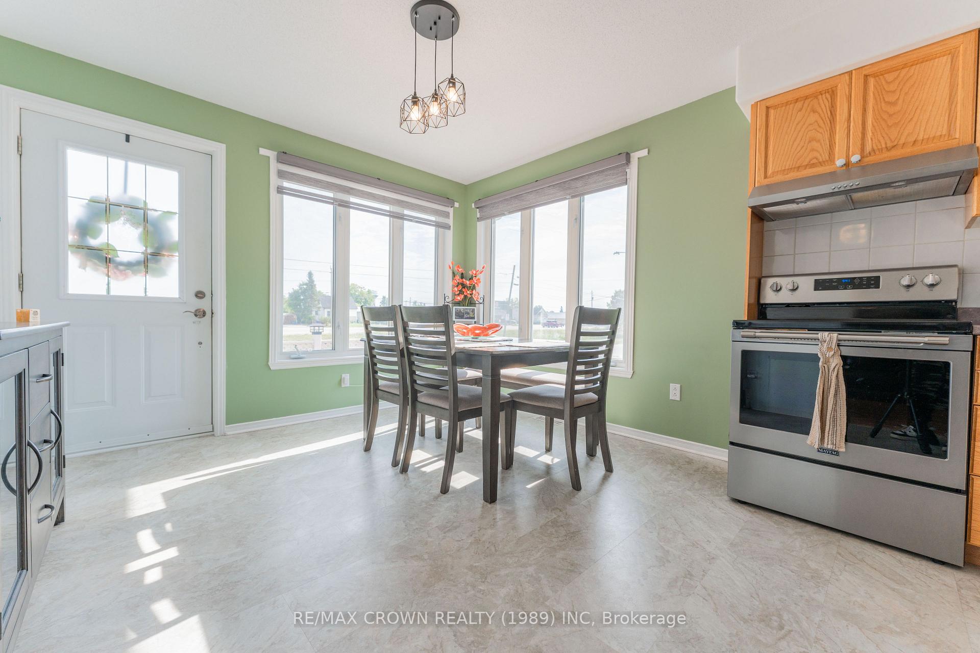 Photo 10 of 19 Lemarier Street, Kapuskasing — HOMEH