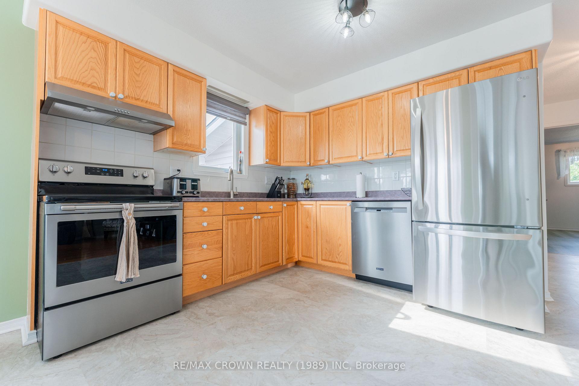 Photo 13 of 19 Lemarier Street, Kapuskasing — HOMEH