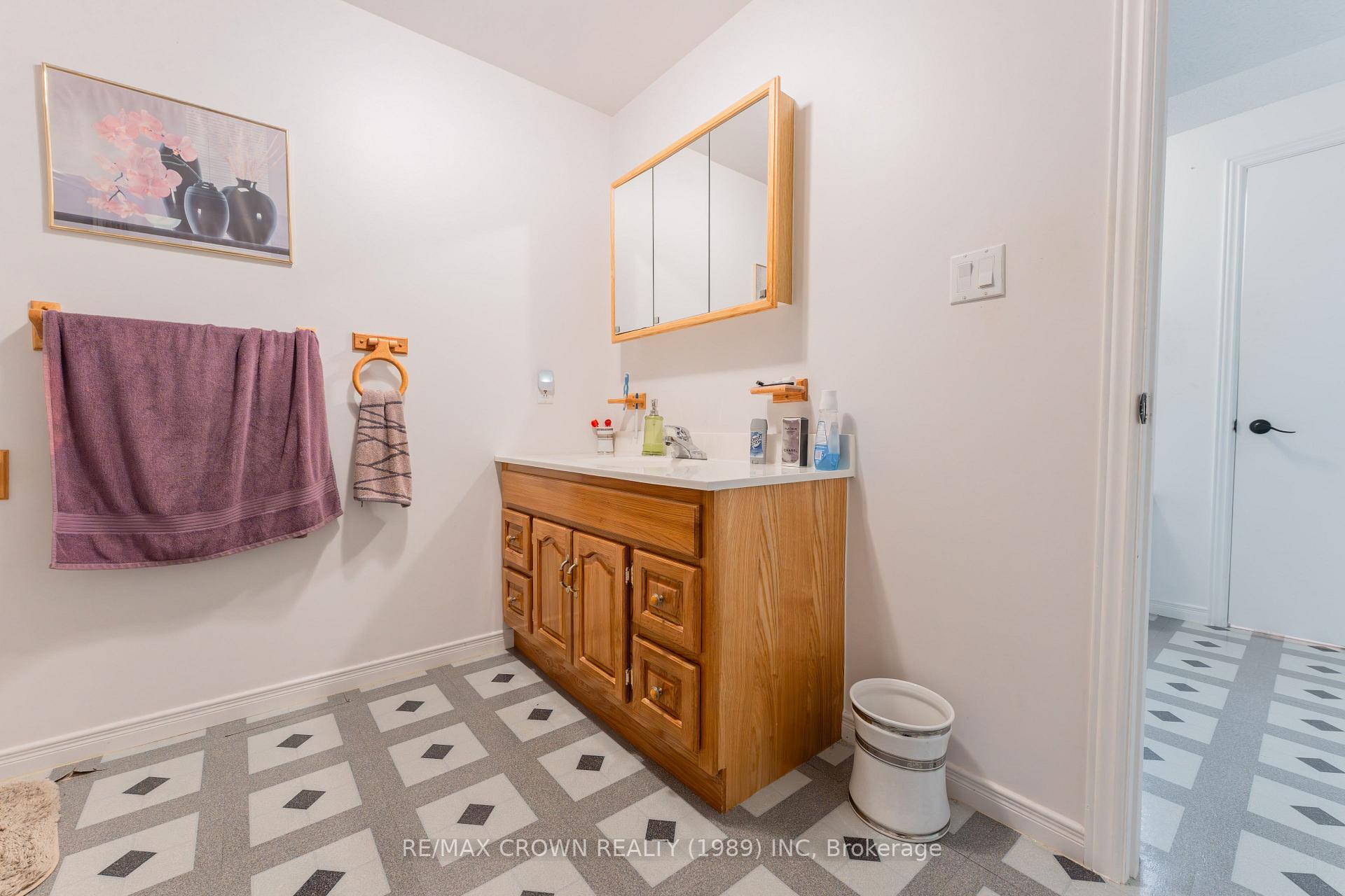 Photo 37 of 19 Lemarier Street, Kapuskasing — HOMEH