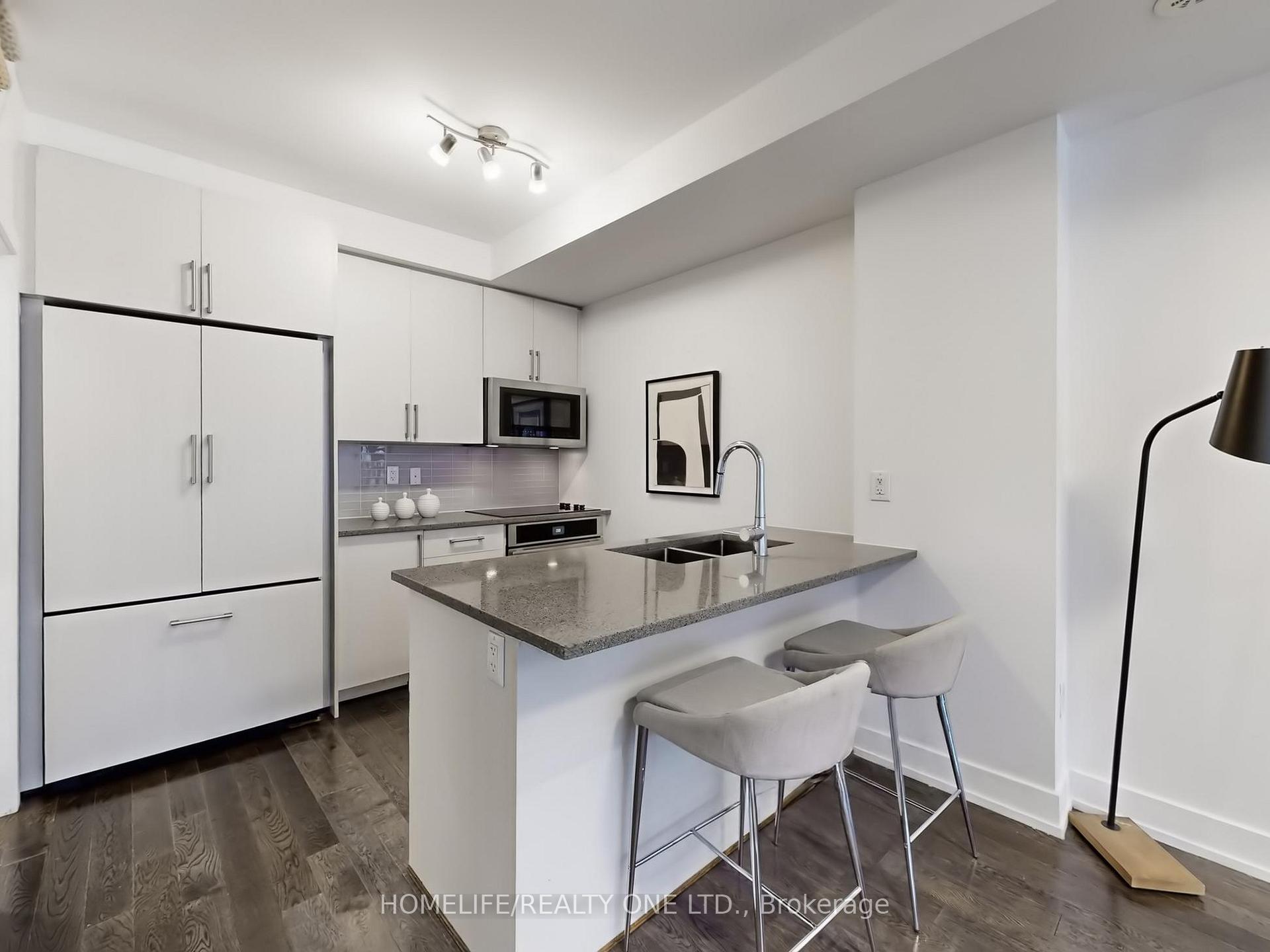 Photo 10 of 1076 Lansdowne Avenue, Toronto, Dovercourt-Wallace Emerson-Junction — HOMEH