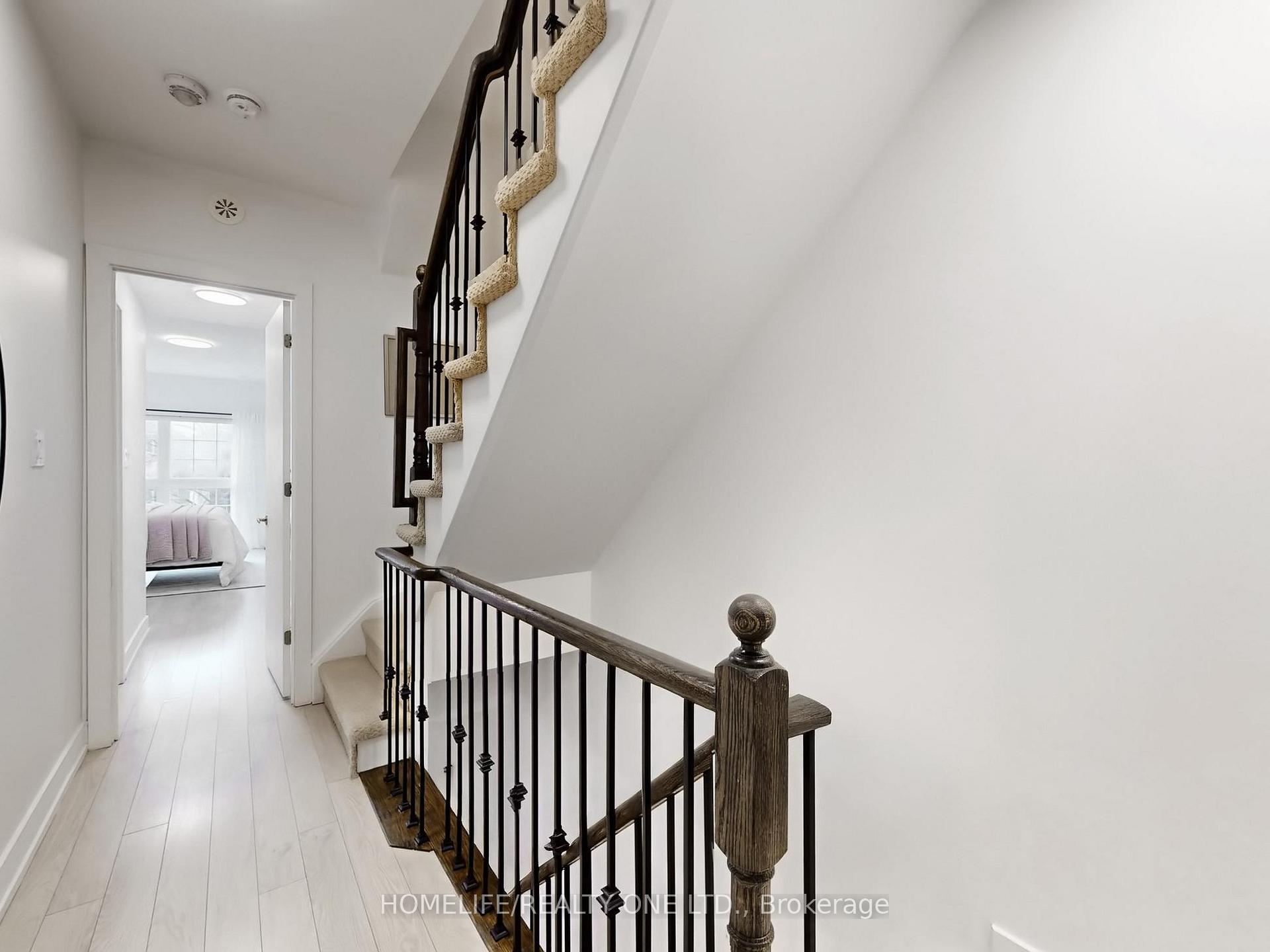 Photo 13 of 1076 Lansdowne Avenue, Toronto, Dovercourt-Wallace Emerson-Junction — HOMEH