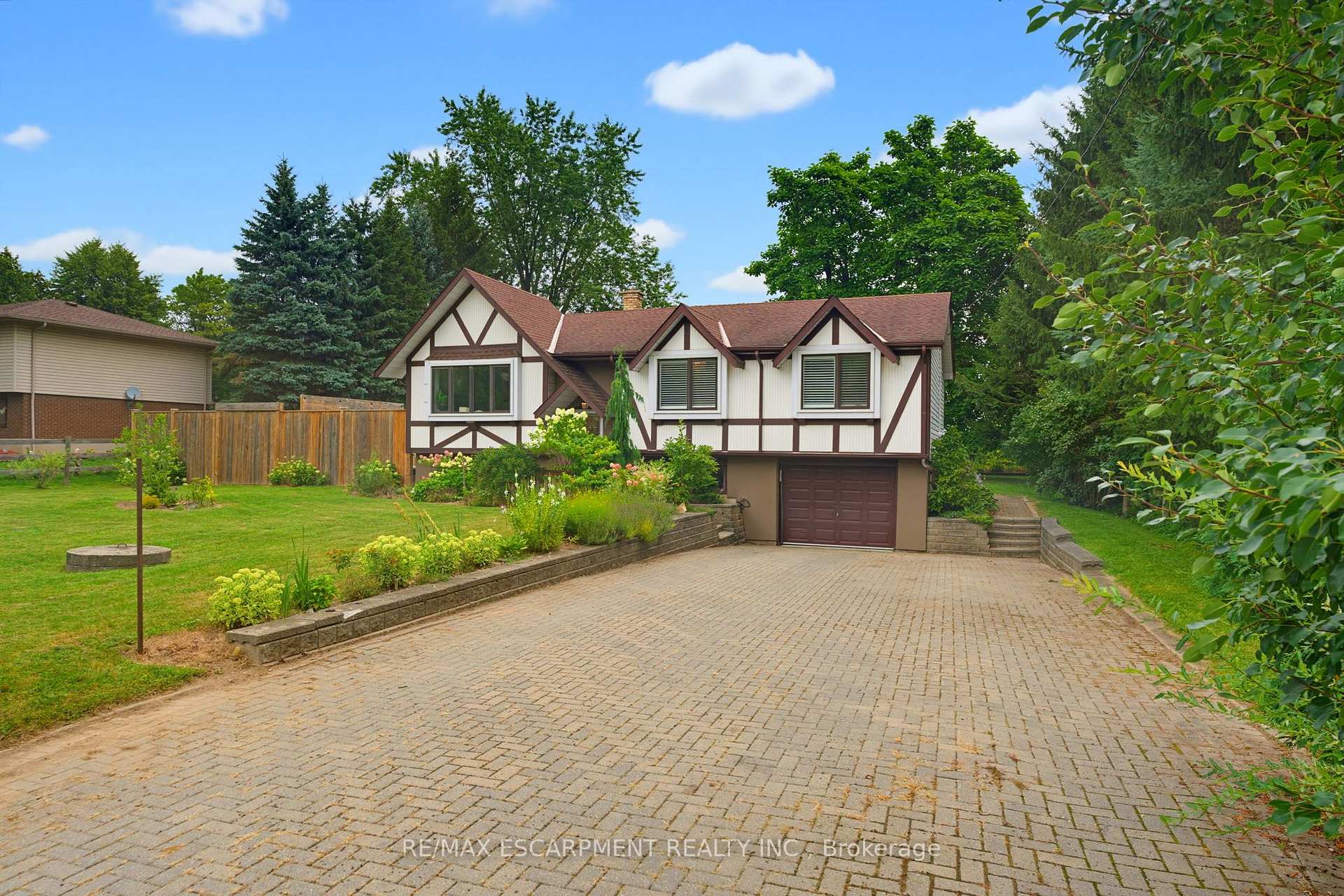 Photo of 200 Lynden Road