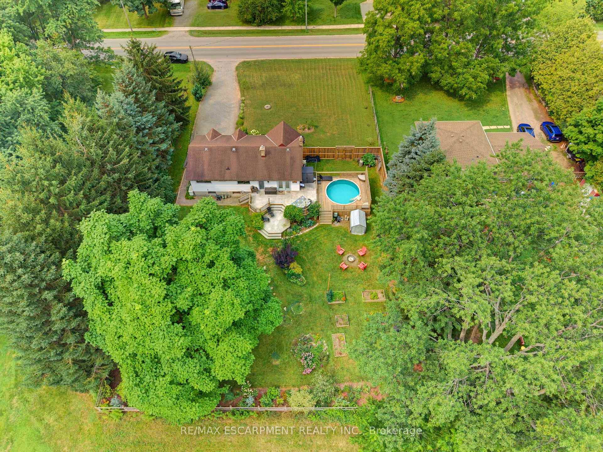 Photo 2 of 200 Lynden Road, Hamilton, Lynden — HOMEH