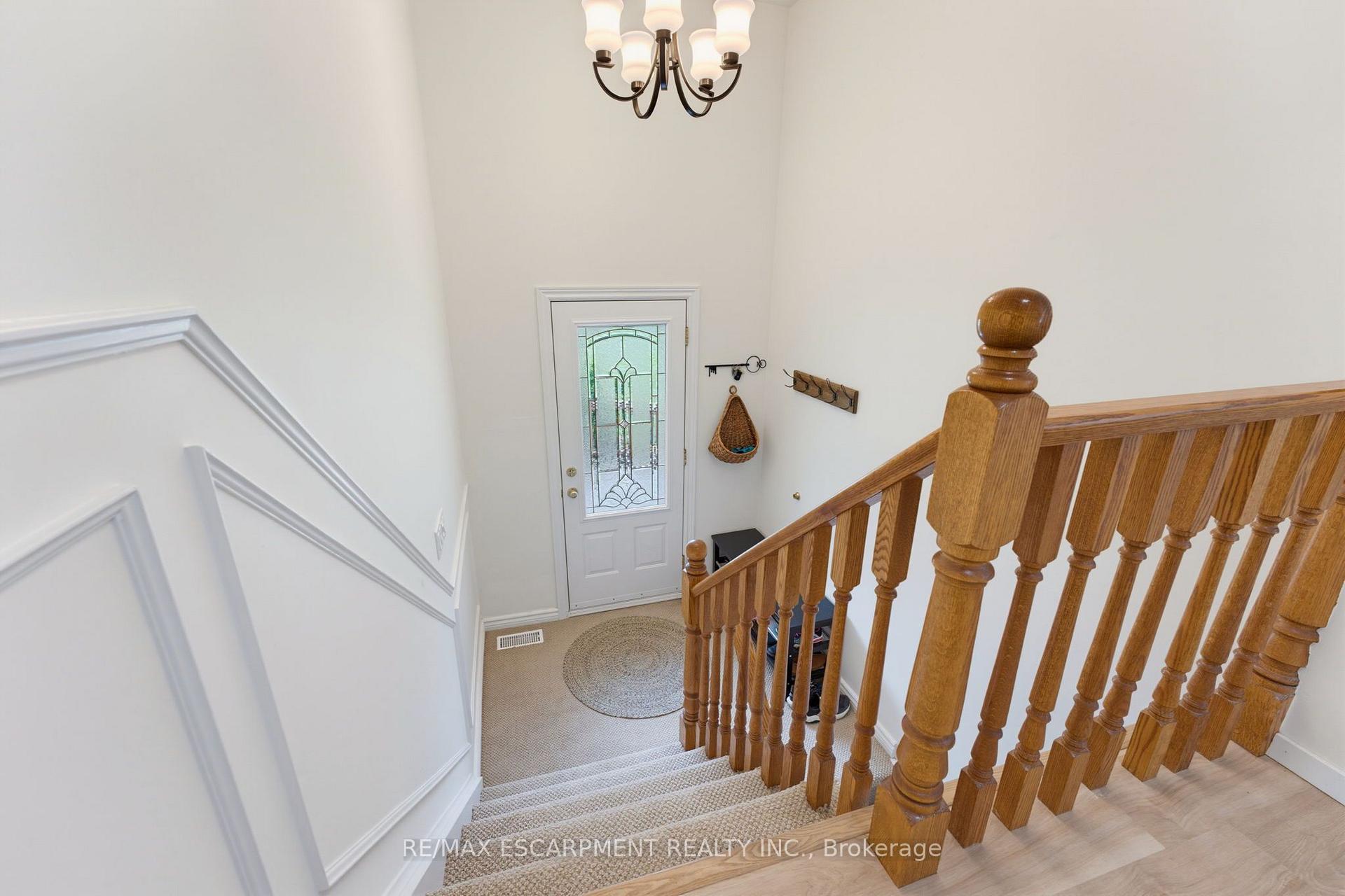 Photo 5 of 200 Lynden Road, Hamilton, Lynden — HOMEH