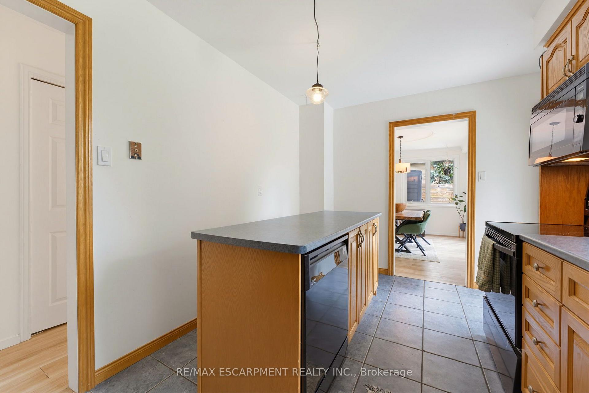 Photo 13 of 200 Lynden Road, Hamilton, Lynden — HOMEH
