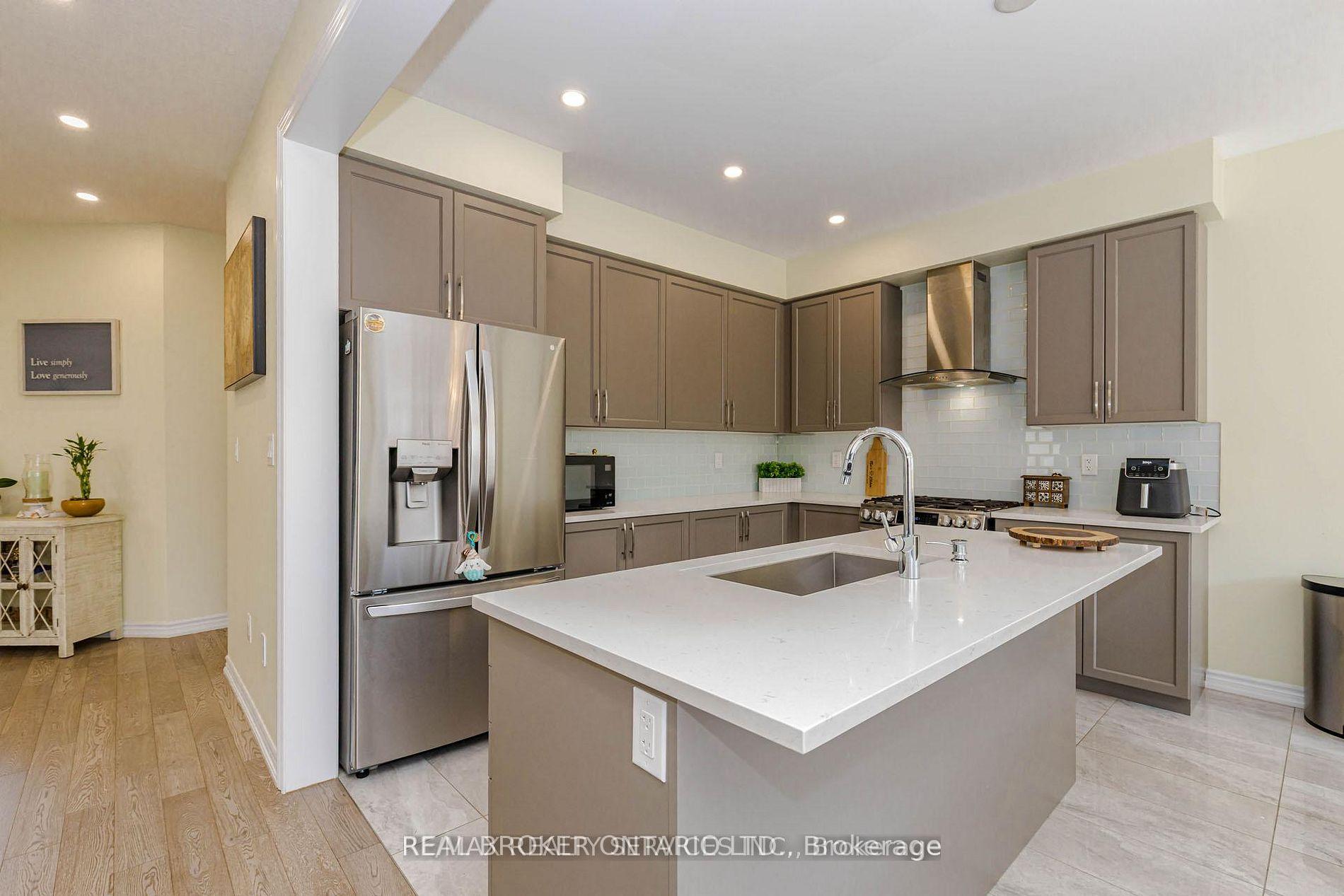 Photo 18 of 67 Malcolm Crescent, Haldimand — HOMEH