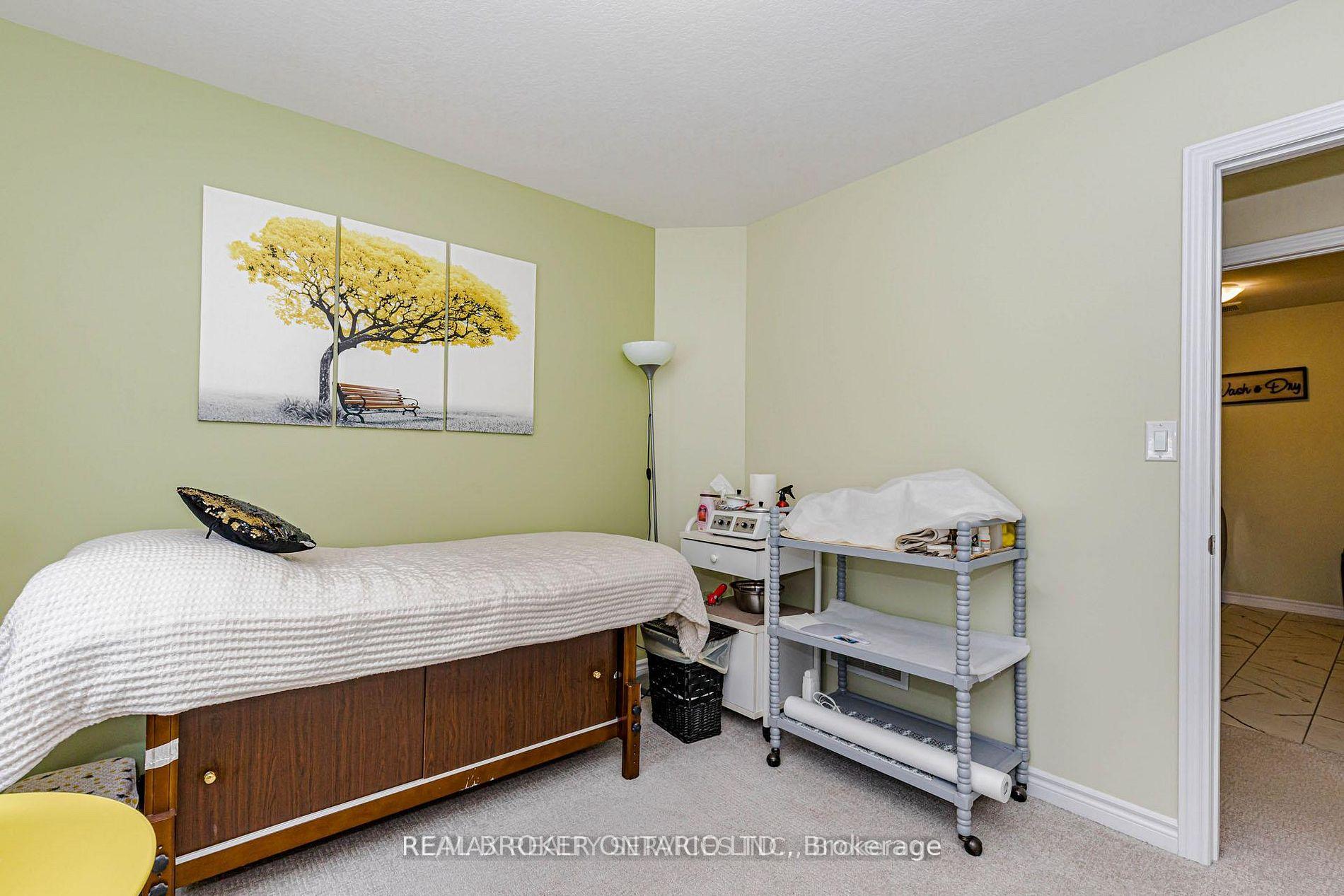 Photo 33 of 67 Malcolm Crescent, Haldimand — HOMEH