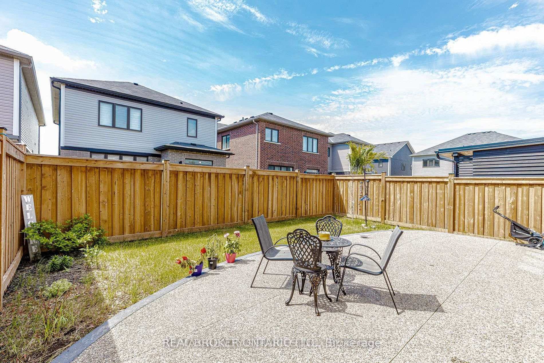 Photo 37 of 67 Malcolm Crescent, Haldimand — HOMEH