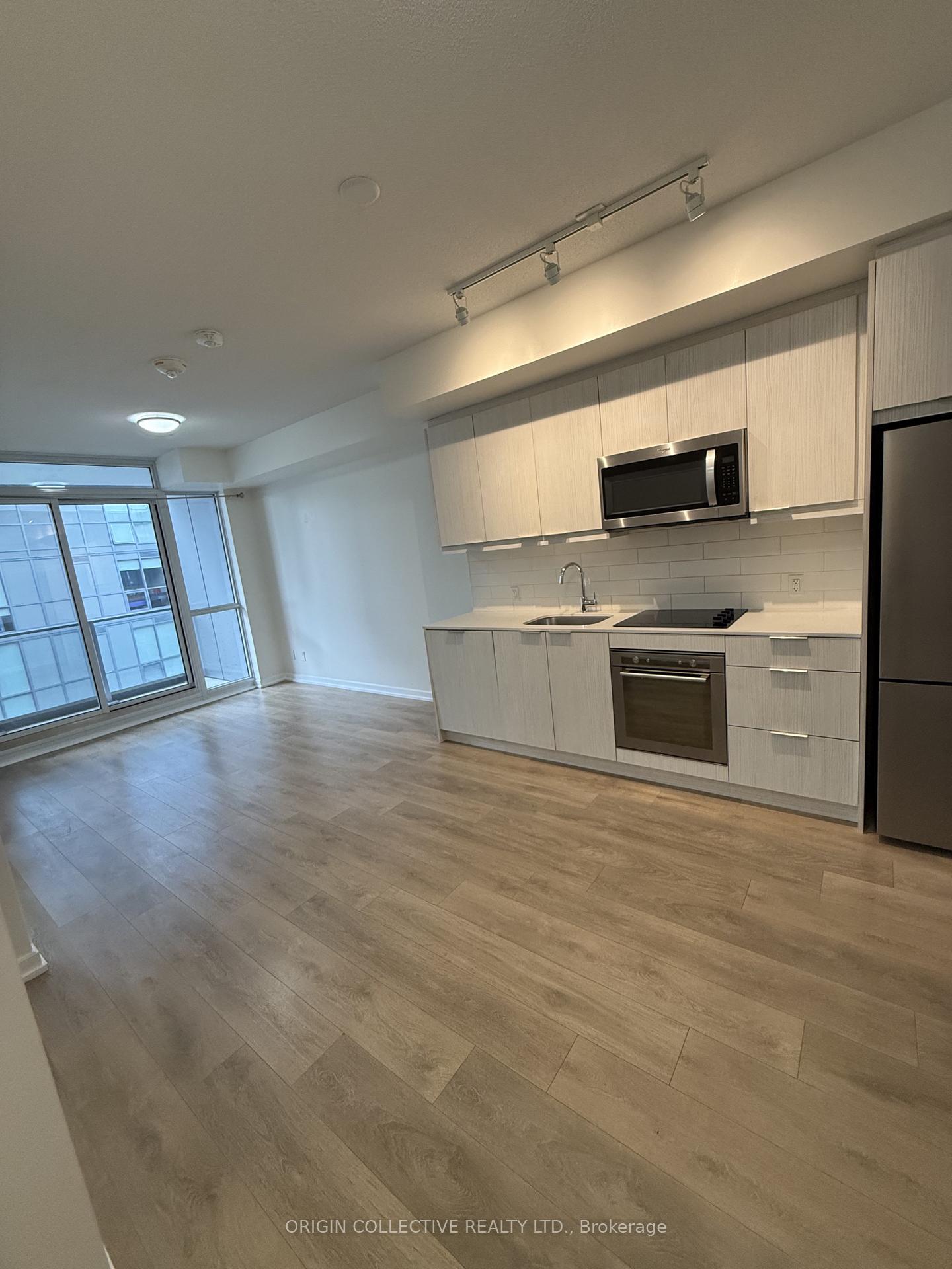 Photo 5 of Unit 407, 32 Forest Manor Road, North York, Henry Farm — HOMEH