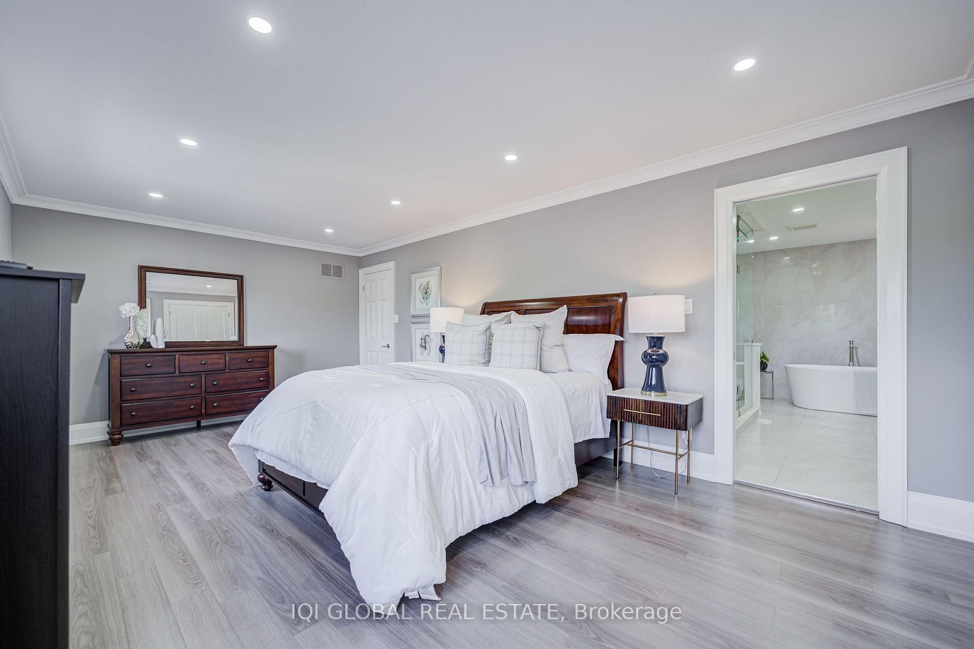 Photo 24 of 235 Belview Avenue, Vaughan, East Woodbridge — HOMEH