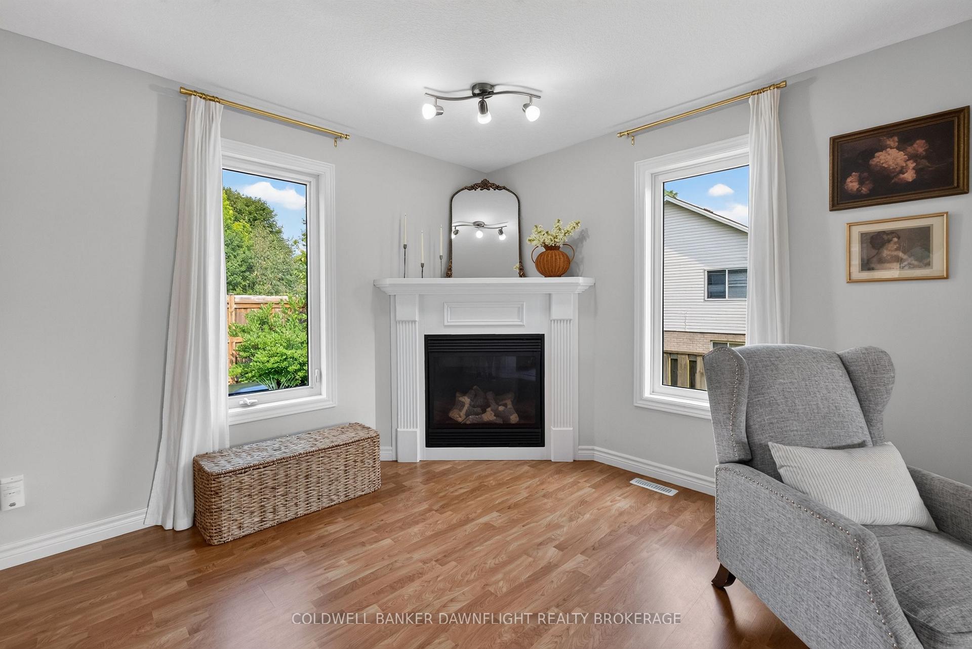 Photo 10 of 7 Finch Street, North Middlesex, Ailsa Craig — HOMEH