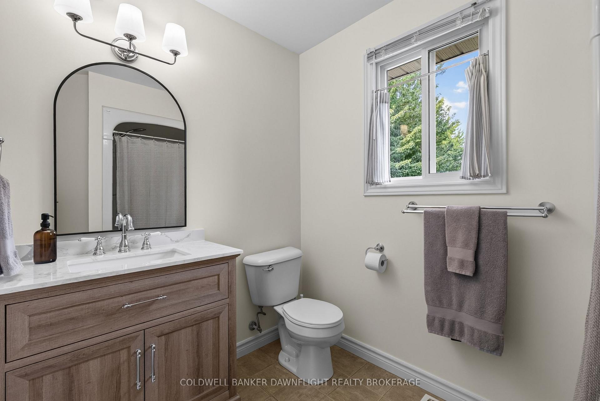 Photo 19 of 7 Finch Street, North Middlesex, Ailsa Craig — HOMEH