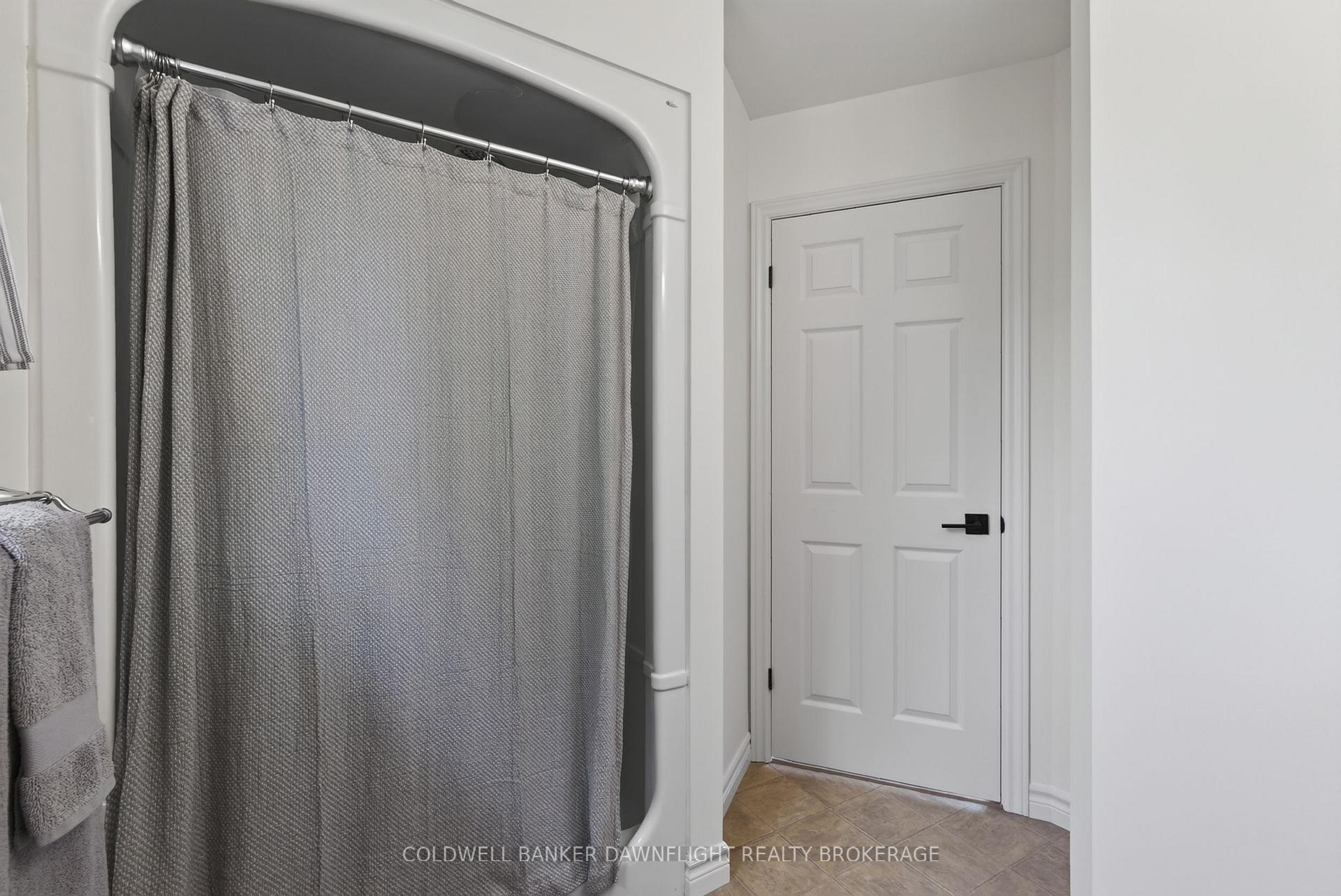 Photo 20 of 7 Finch Street, North Middlesex, Ailsa Craig — HOMEH
