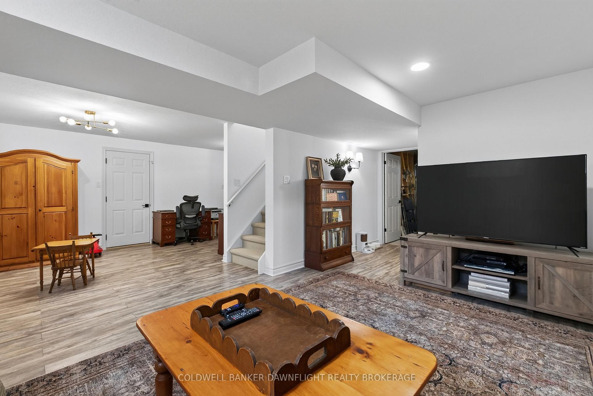 Photo 30 of 7 Finch Street, North Middlesex, Ailsa Craig — HOMEH
